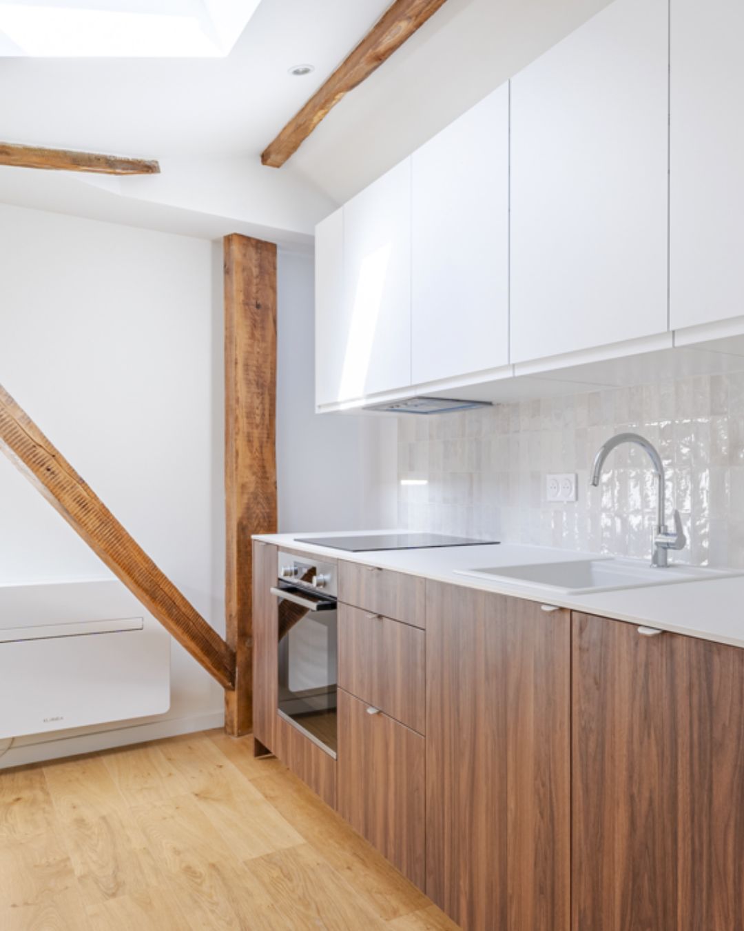 cuisine aménagée rénovation studio sous les combles